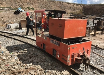 2.5噸蓄電池電機車內蒙古現(xiàn)場